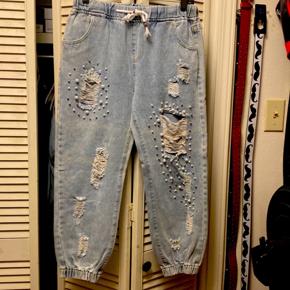 Women’s jogger ripped